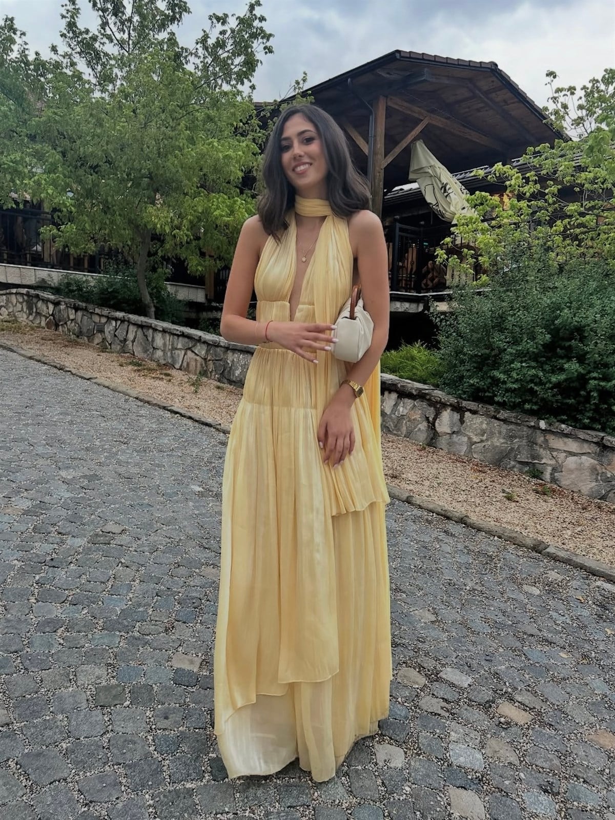 Şal Detaylı Derin Dekolteli Asimetrik Kesim Elbise - Sarı