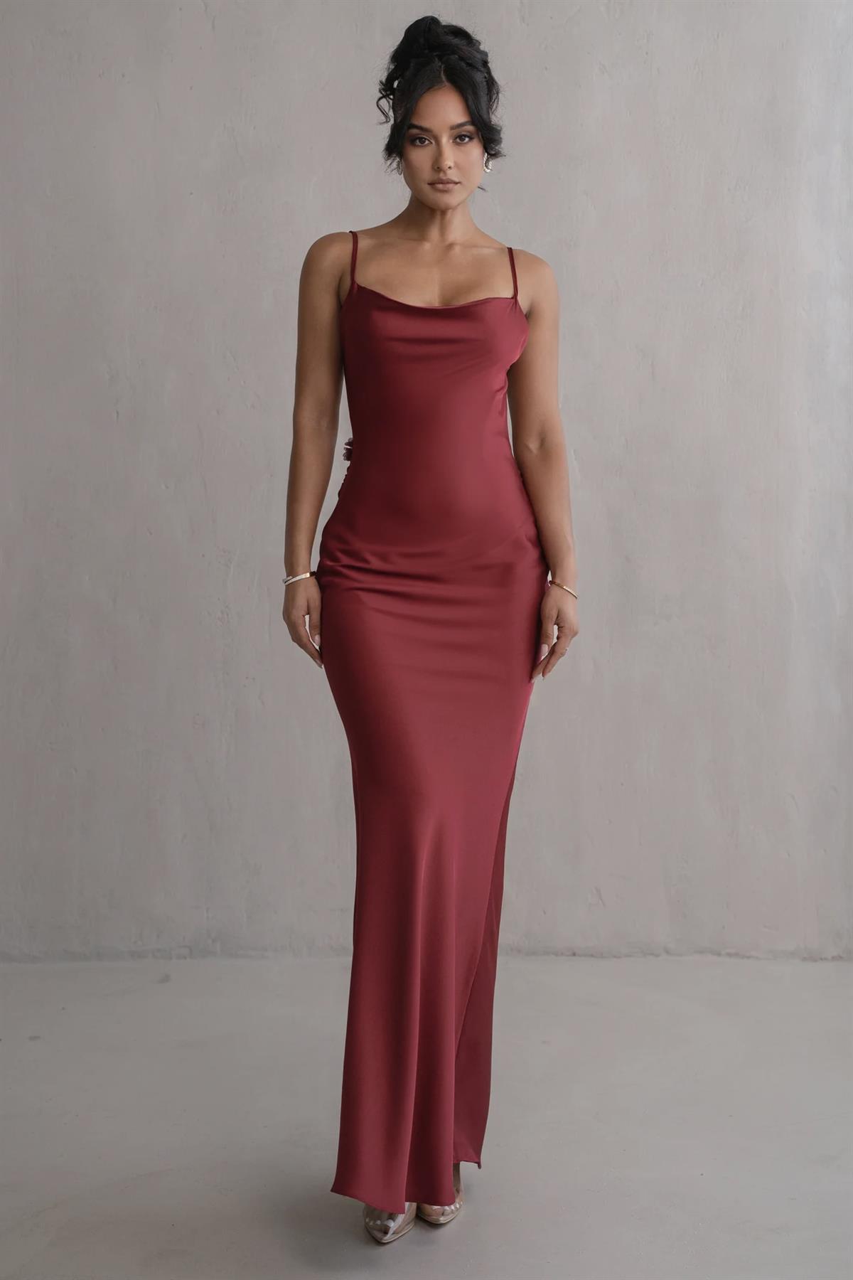Şarap Rengi Aplike Saten Uzun Elbise