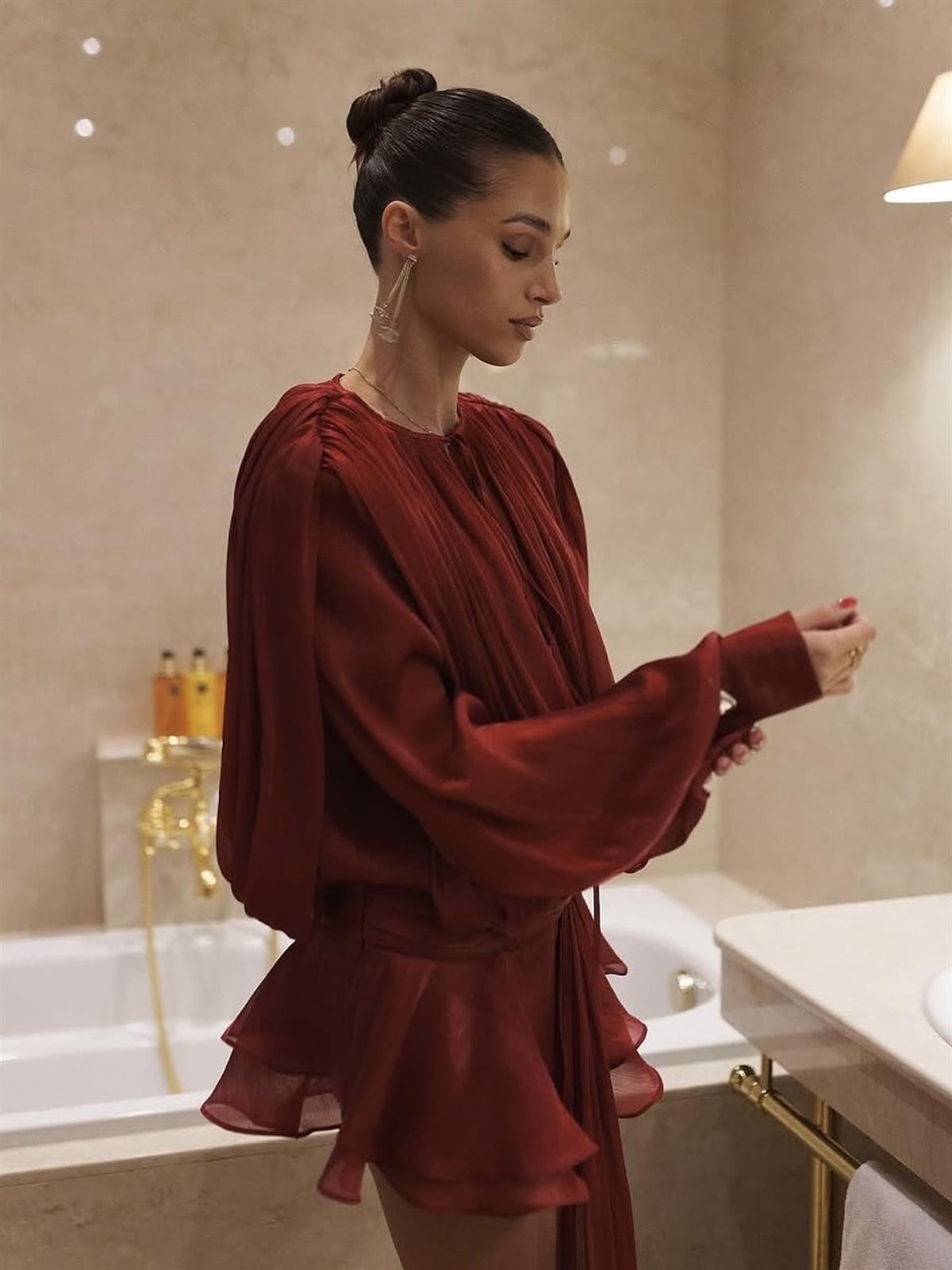 Saten Görünümlü Pliseli Bordo Mini Elbise