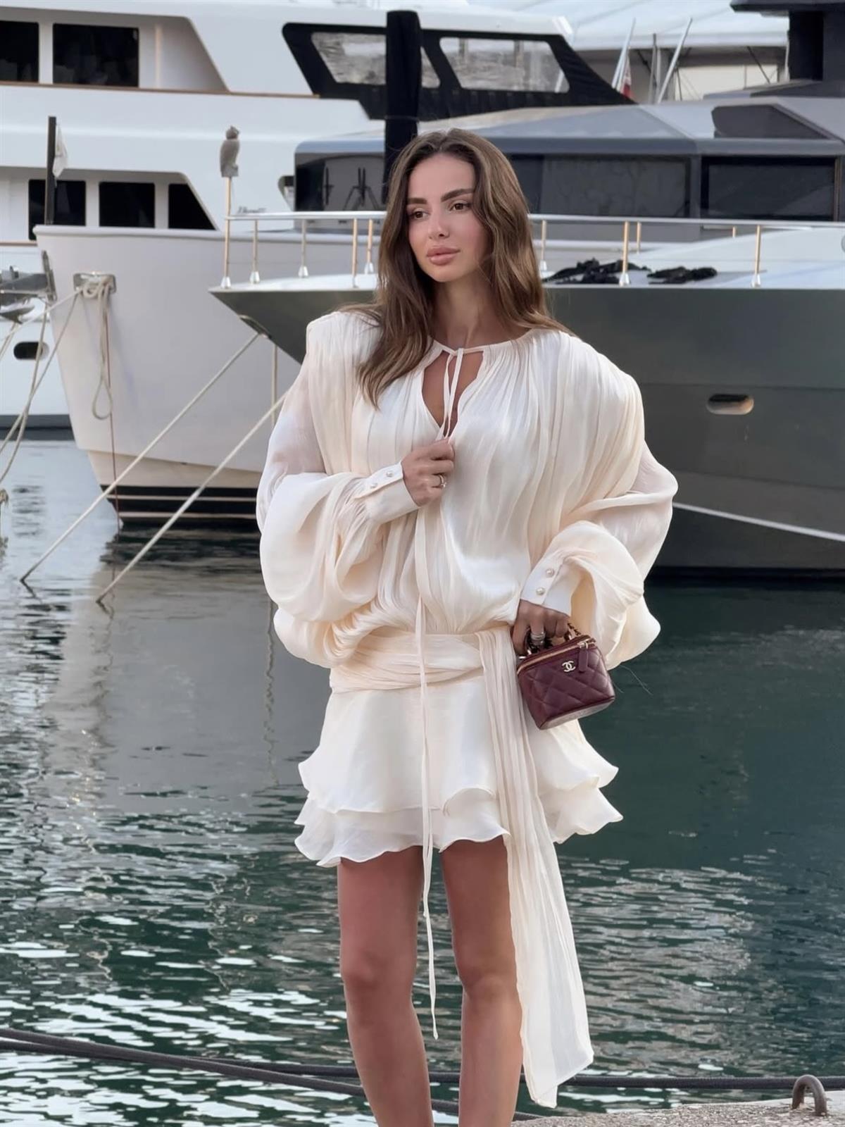 SATEN GÖRÜNÜMLÜ PLİSELİ MİNİ ELBİSE