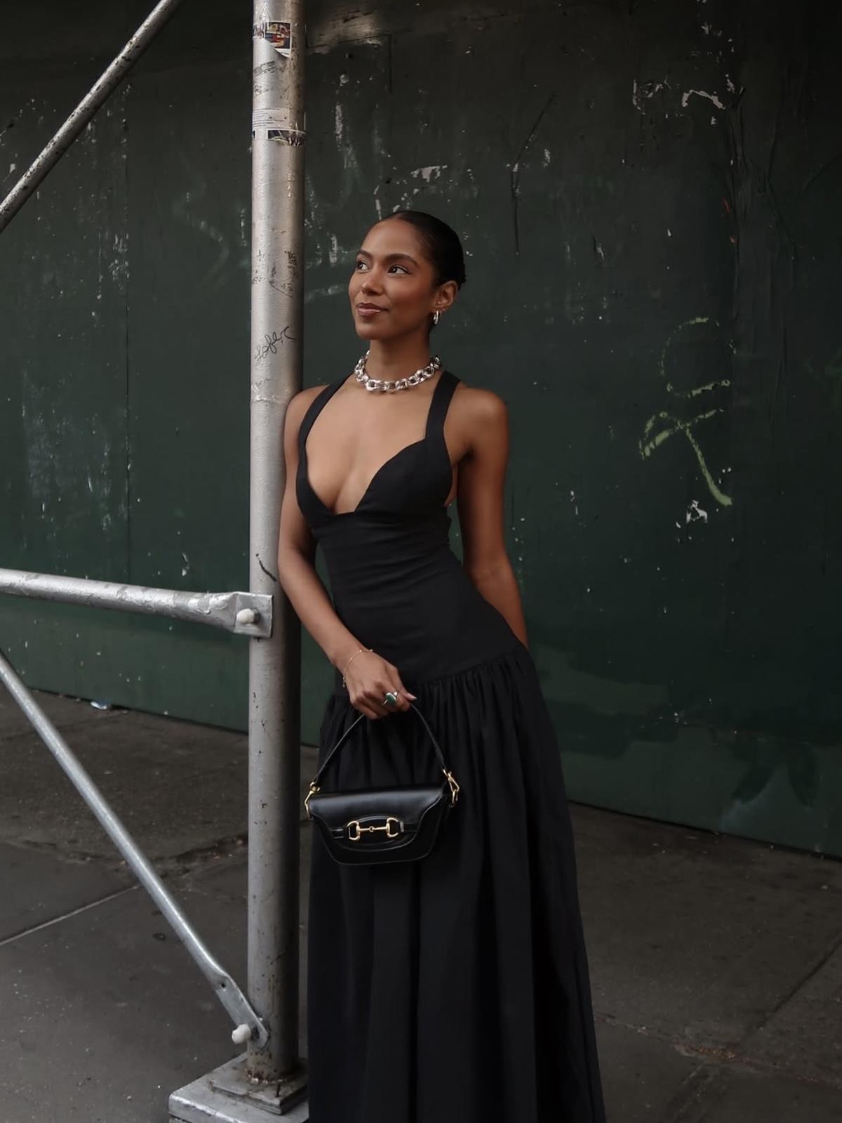 Siyah Askılı Volan Detaylı Elbise