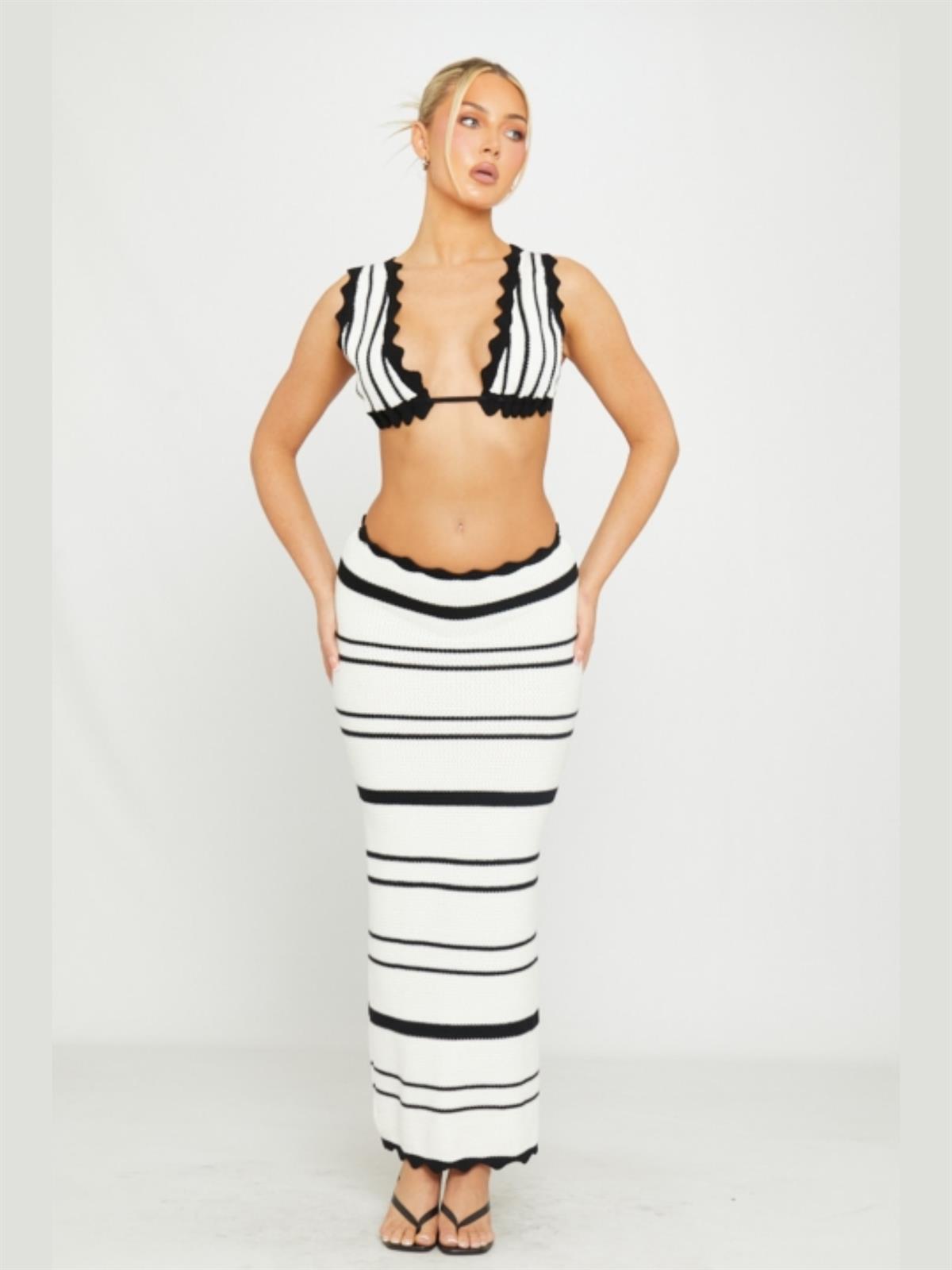Siyah Beyaz Çizgili Örgü Etek Takım