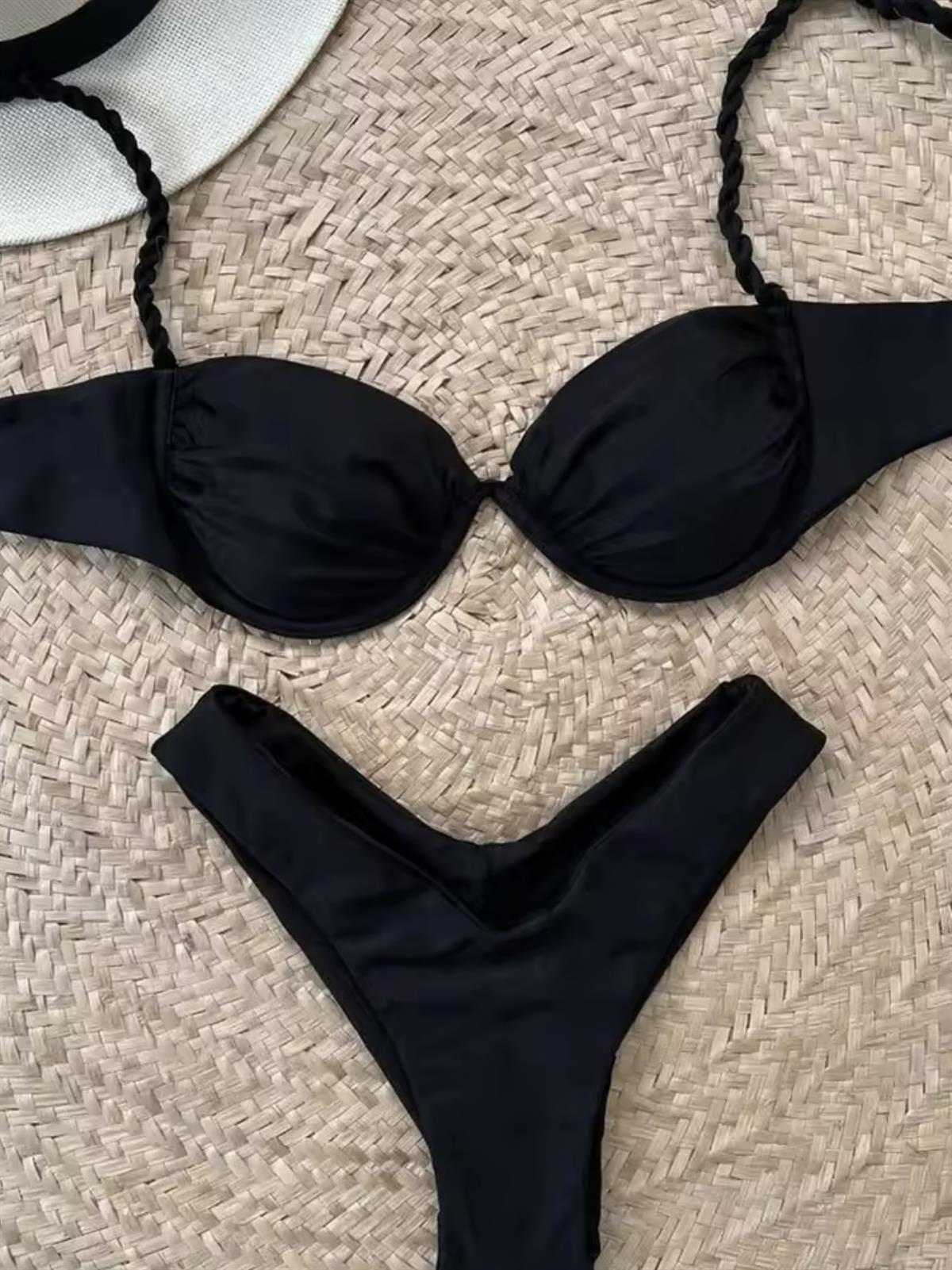 Siyah Burgu Askılı Bikini Takımı