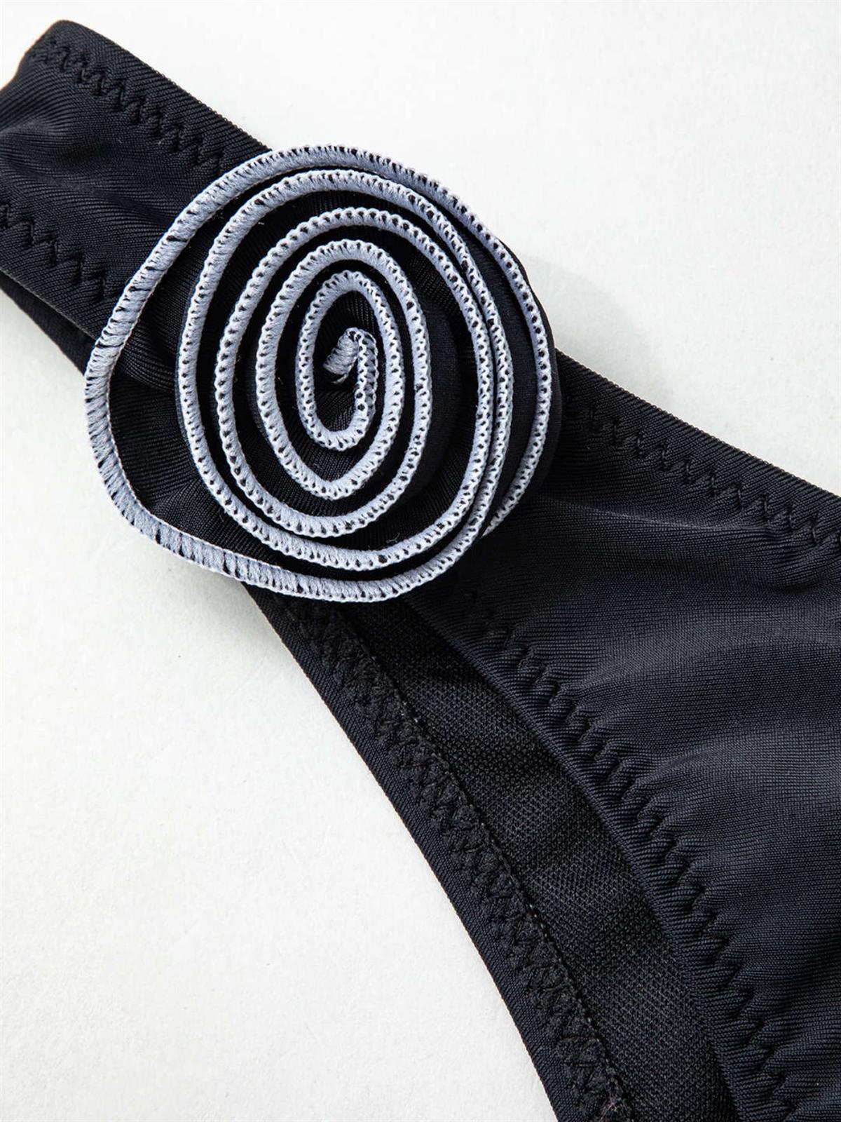 Siyah Gül Detaylı Bikini Takımı