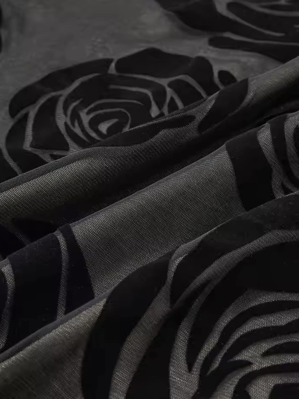 Siyah Gül İşlemeli Maxı Elbise