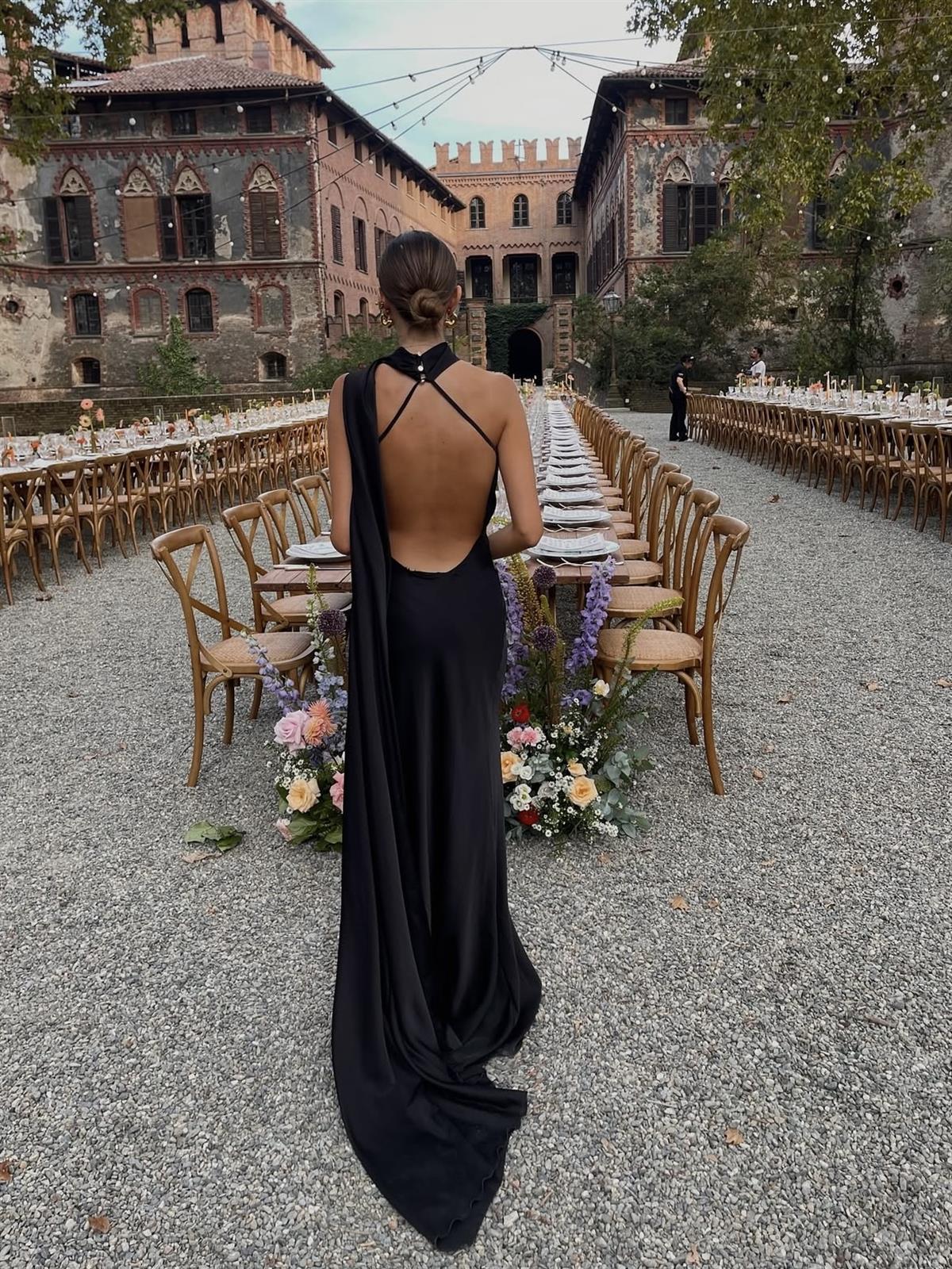 Sırt Dekolteli Şal Detaylı Saten Elbise - Siyah