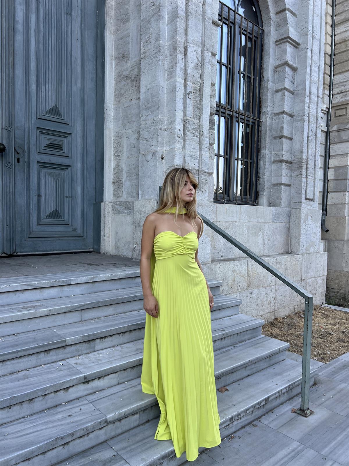 Straplez Pileli Şal Detaylı Elbise - Yeşil