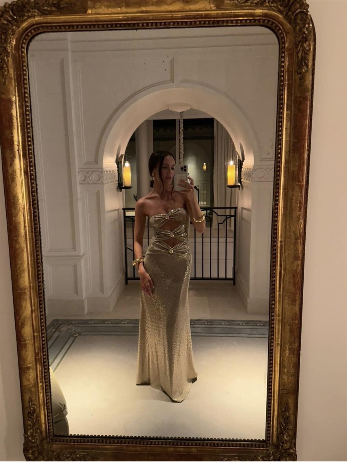 Straplez Pullu Uzun Gece Elbisesi