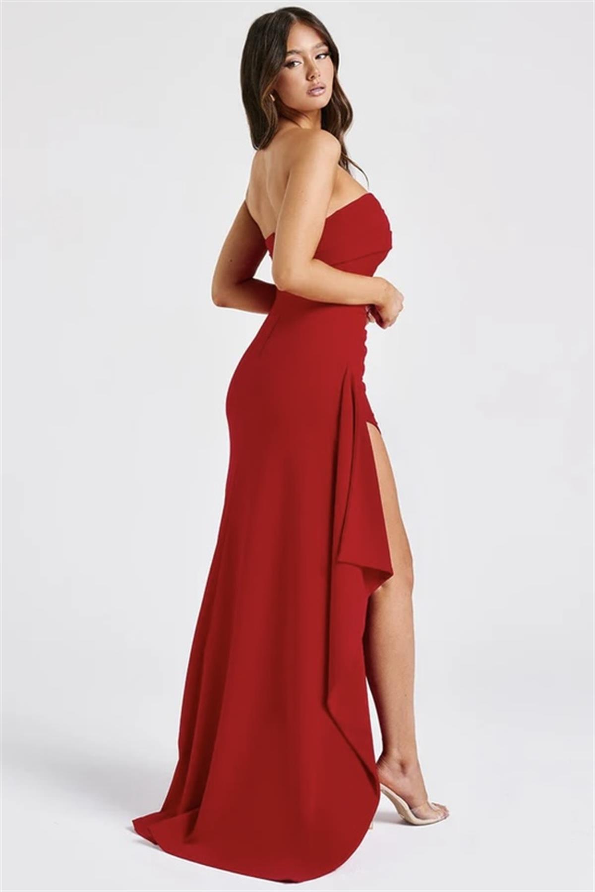 Straplez Yırtmaç Detaylı Uzun Elbise - Kırmızı