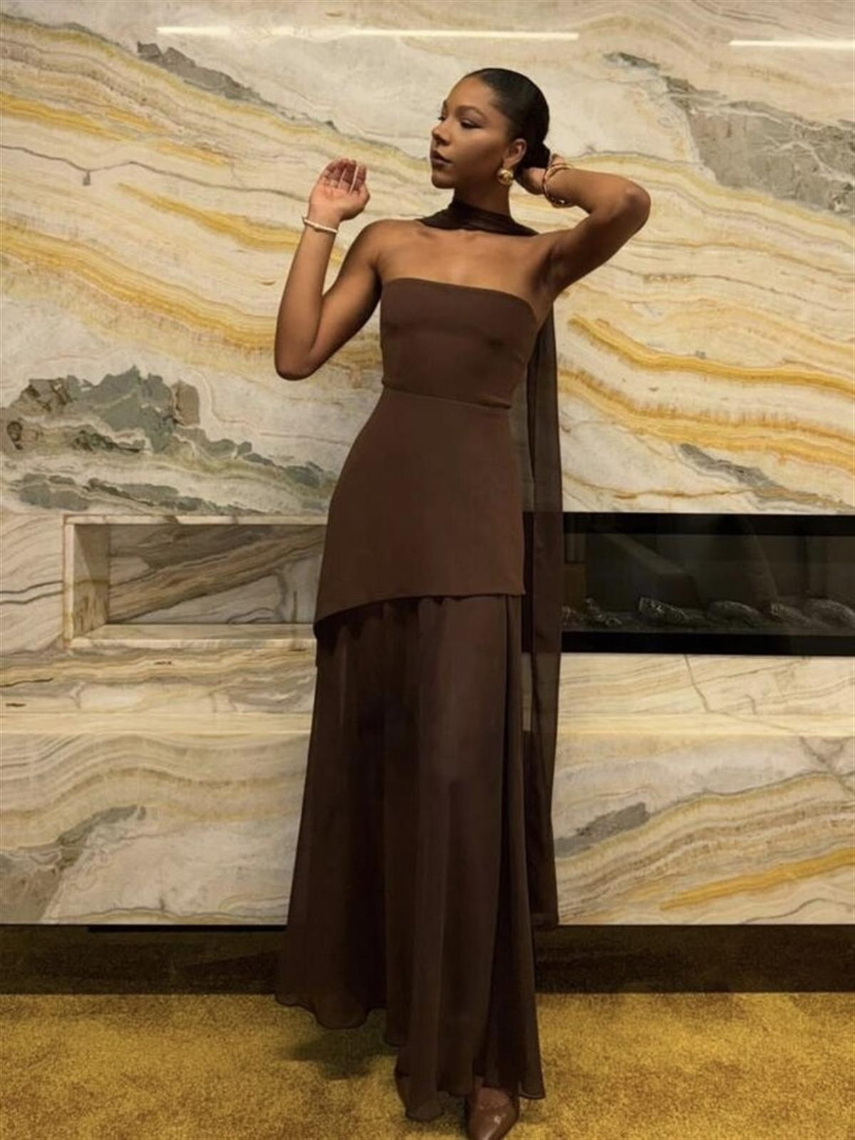 Tül Detaylı Asimetrik Straplez Kahverengi Elbise