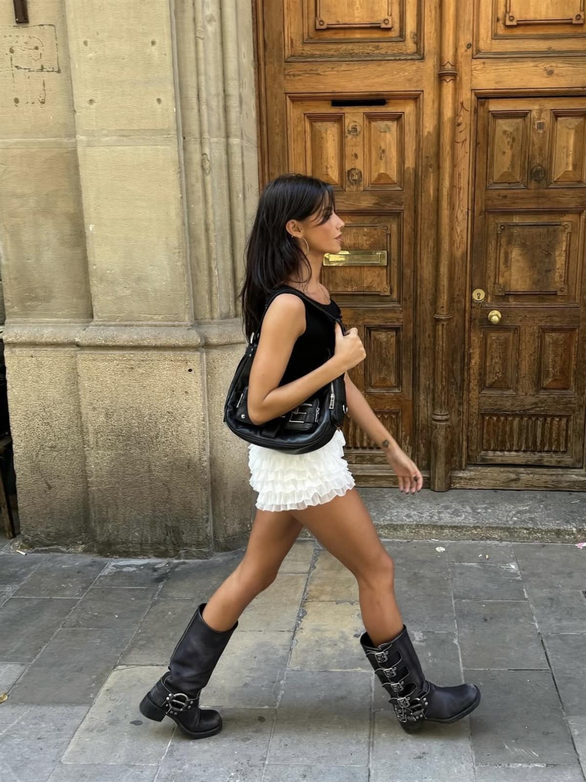 Tül Detaylı Mini Beyaz Şort