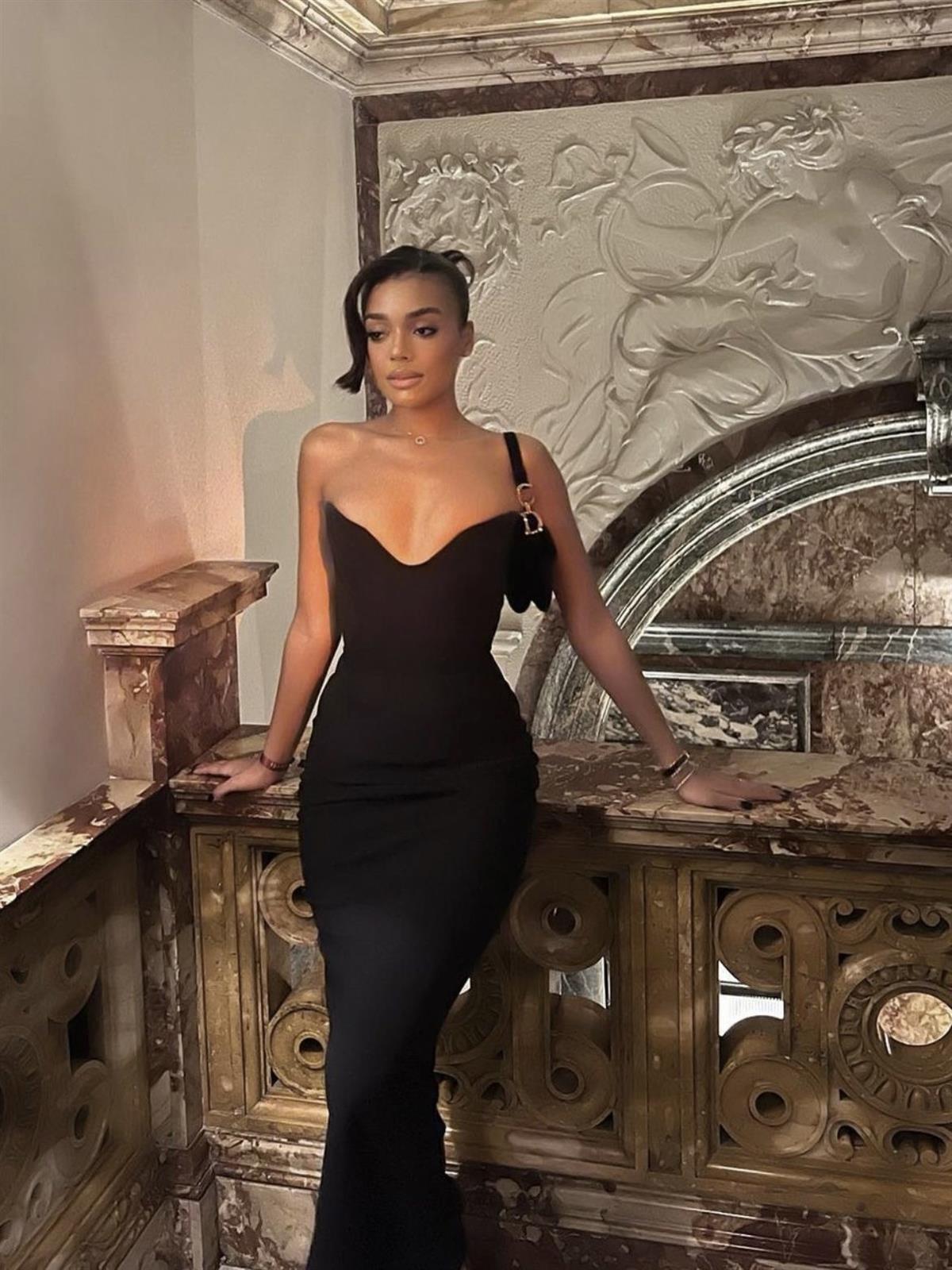 V Yaka Straplez Uzun Elbise