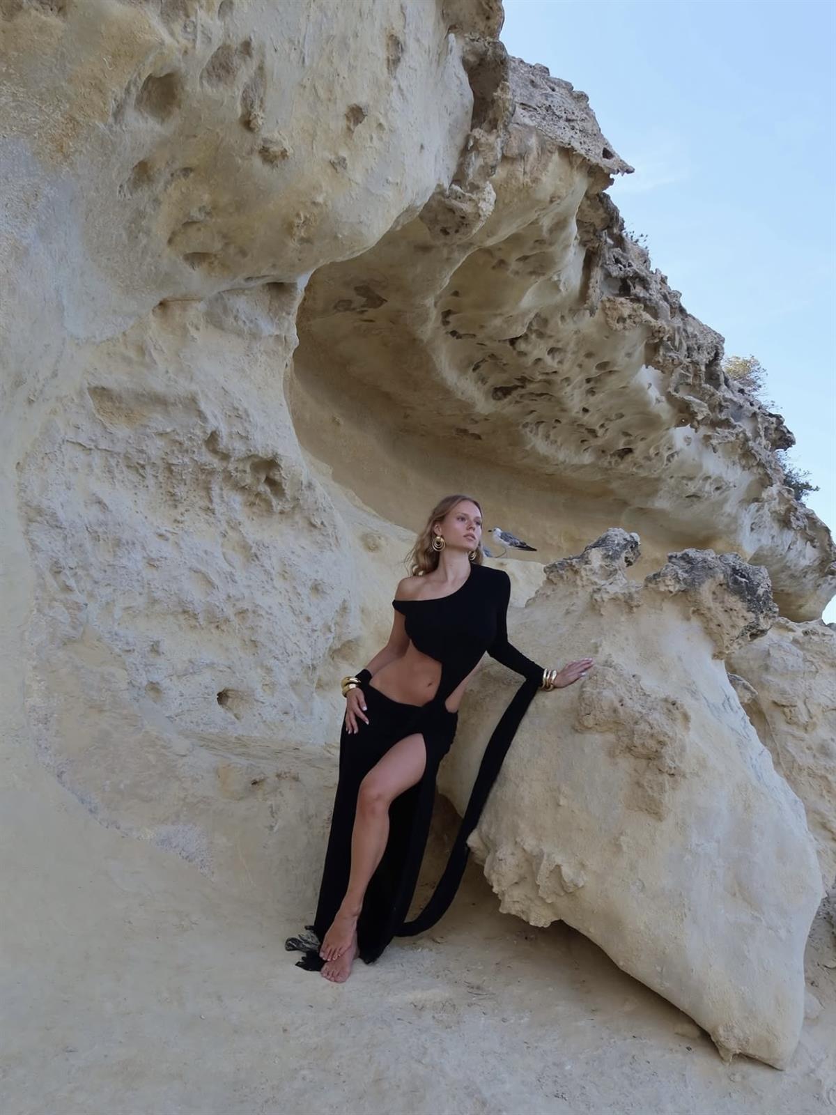 Yarasa Kol Detaylı Siyah Elbise