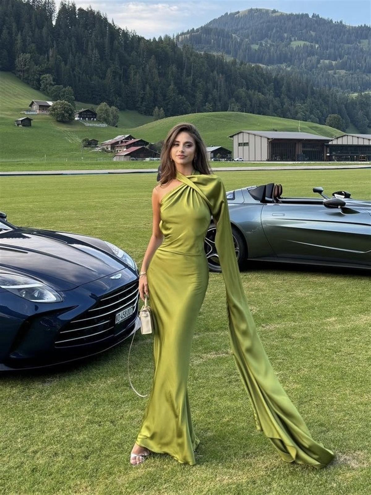 Sırt Dekolteli Şal Detaylı Saten Elbise - Yeşil