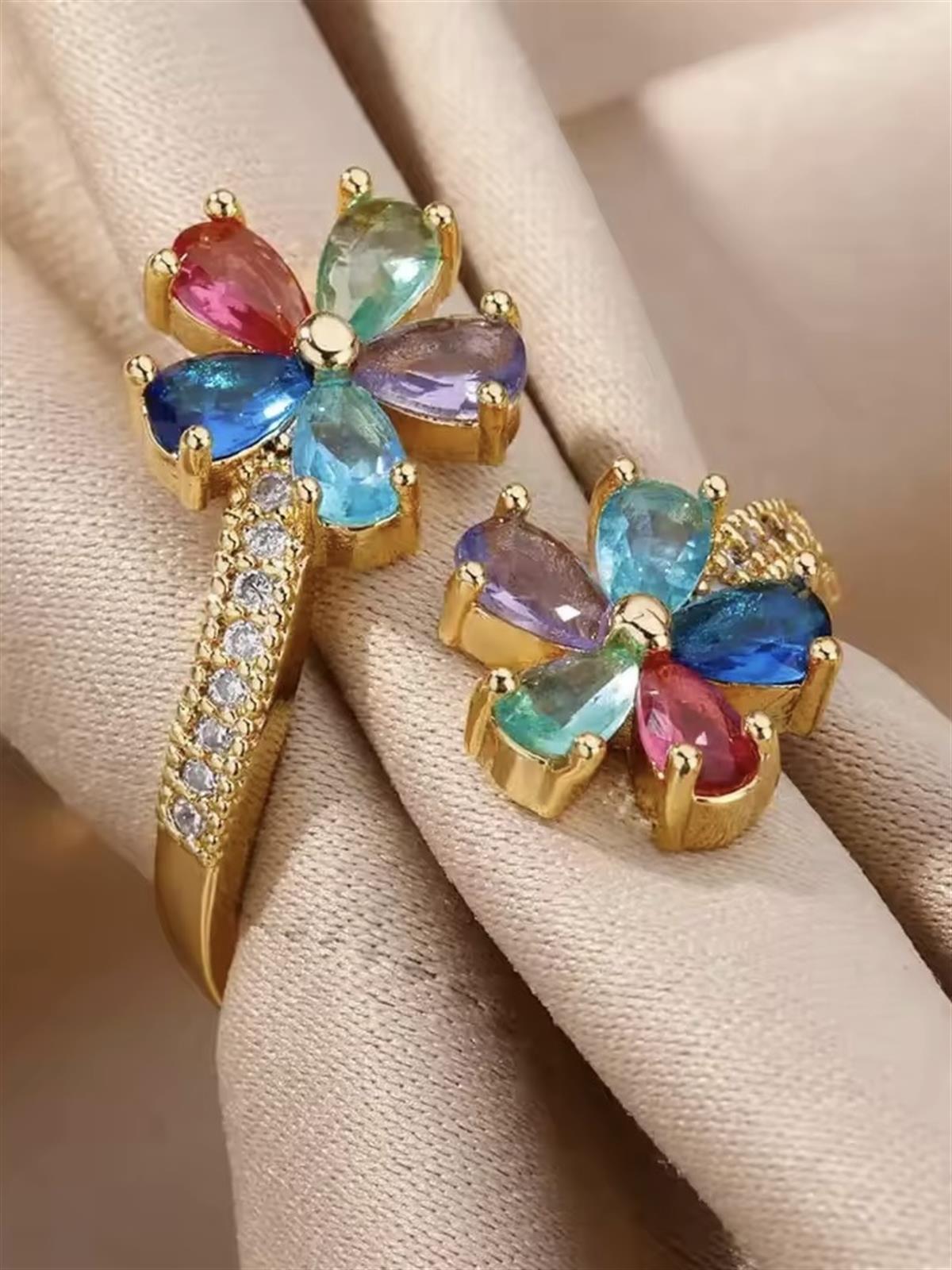 Zirkon Çiçek Ayarlanabilir Yüzük / Altın Kaplama 