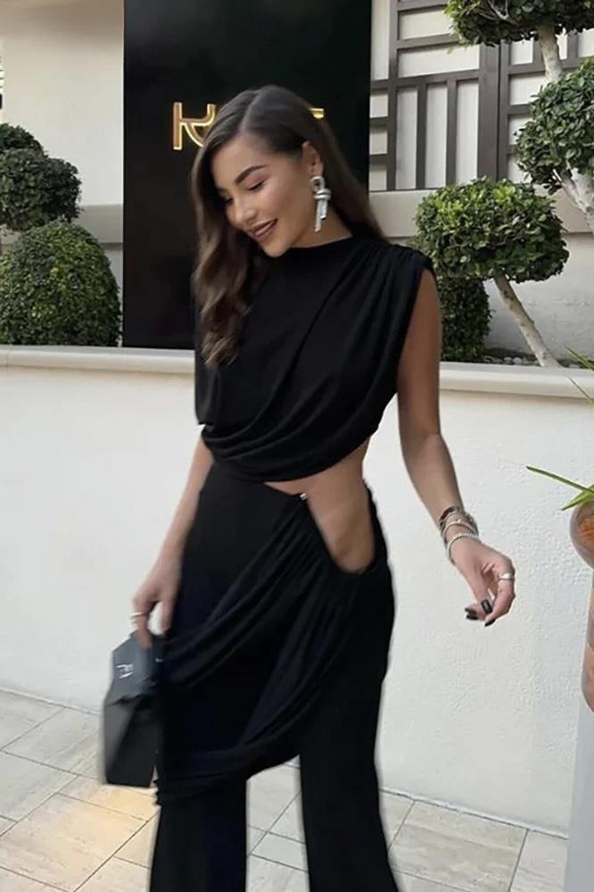 Asimetrik Drapeli Cut-Out Siyah Takım