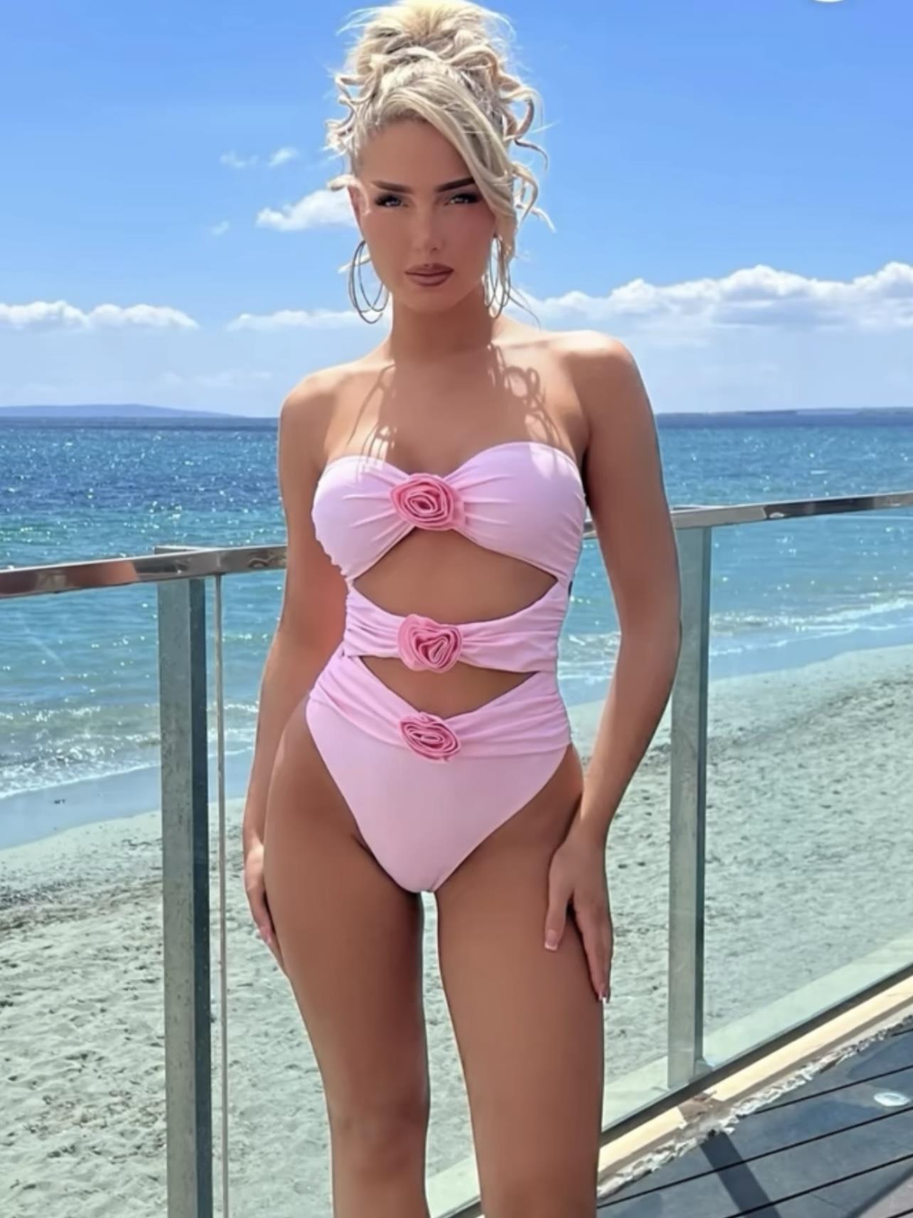 GÜL DETAYLI STRAPLEZ PEMBE MAYO