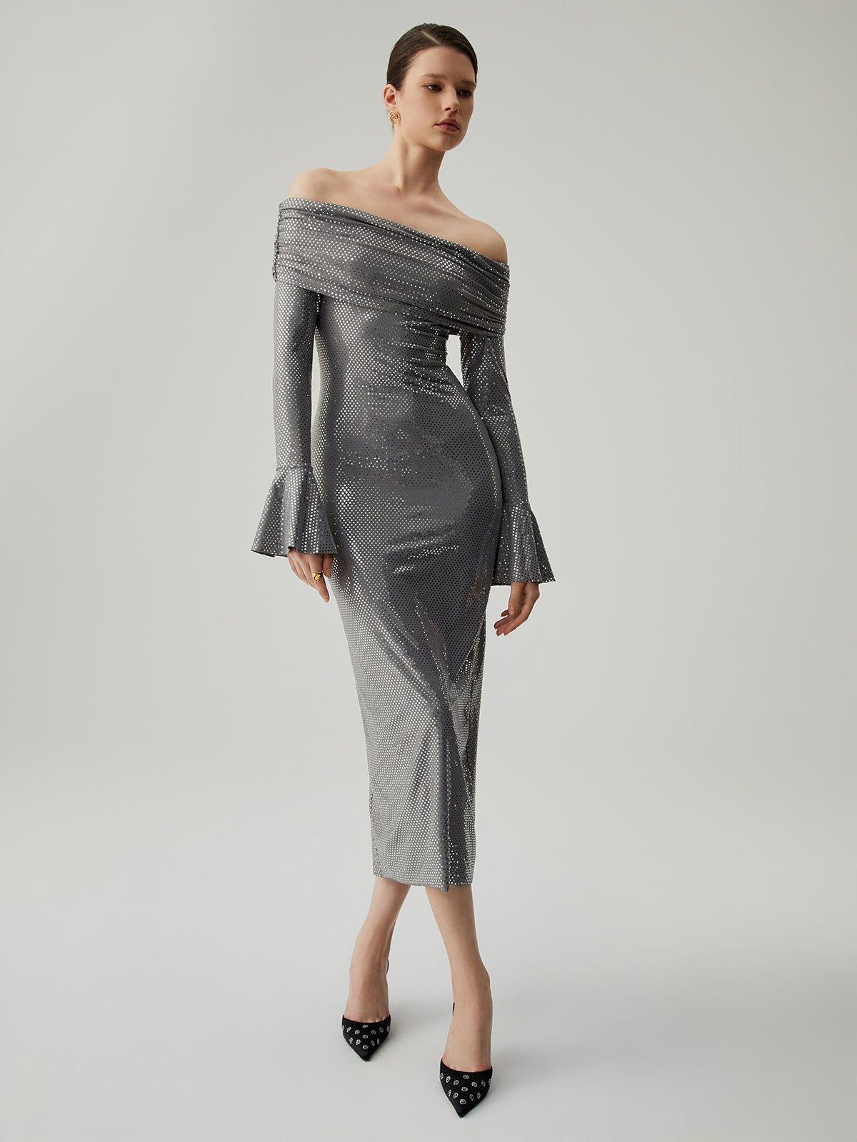 PARLAK OMUZ DEKOLTELİ MİDİ ELBİSE