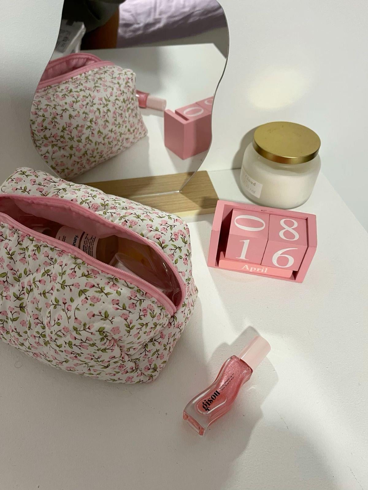 PEMBE ÇİÇEK DESENLİ KÜÇÜK BOY MAKYAJ ÇANTASI