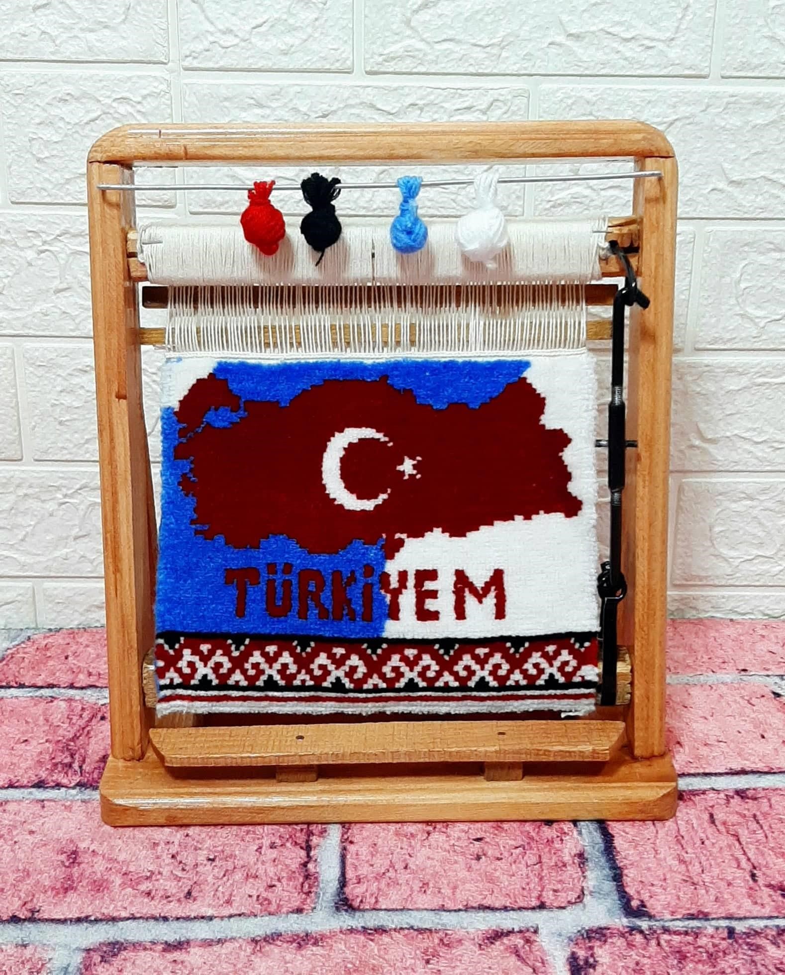 100tel Türkiye Haritası Motifli El Dokuması Hediyelik Minyatür Halı