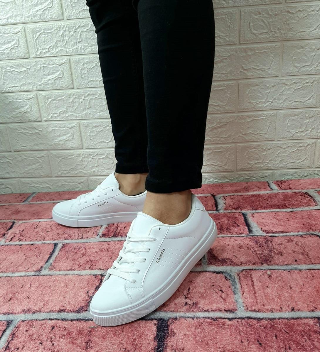 Kinetix Poro Beyaz Renk Bağacaklı Sneaker Düz Taban Spor Ayakkabı | Fiyra