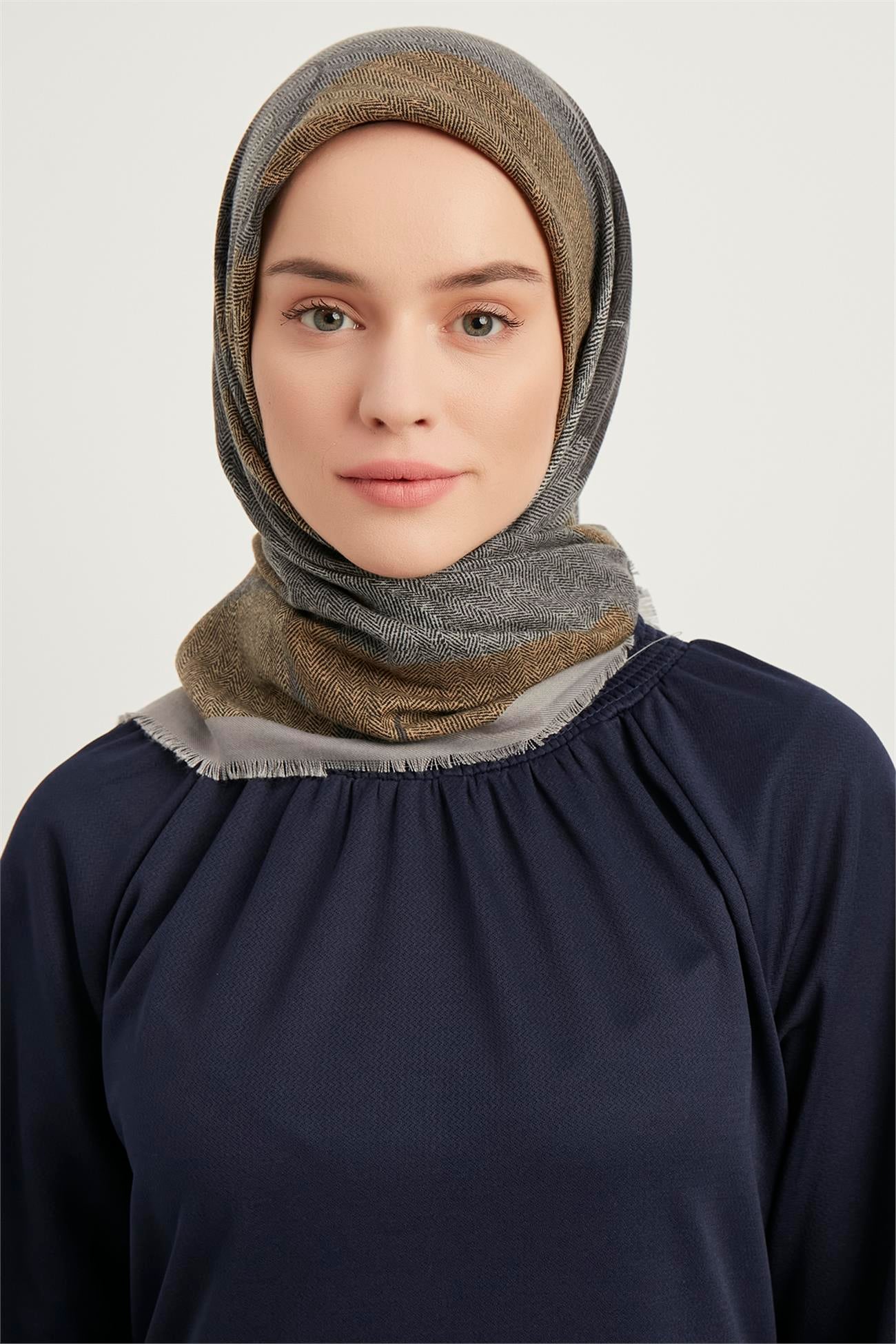 Karaca Yün Eşarp -  GRİ/KAHVE
