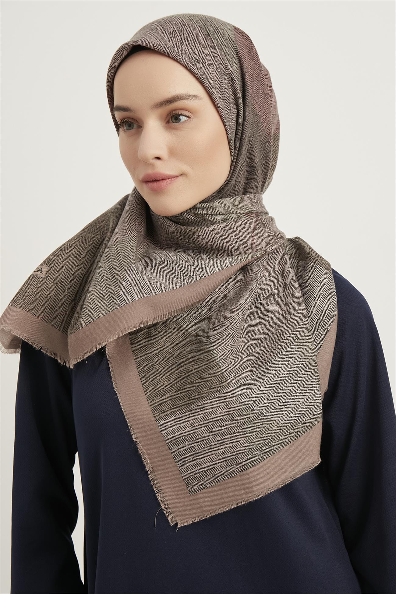 Karaca Yün Eşarp -  PUDRA/LİLA
