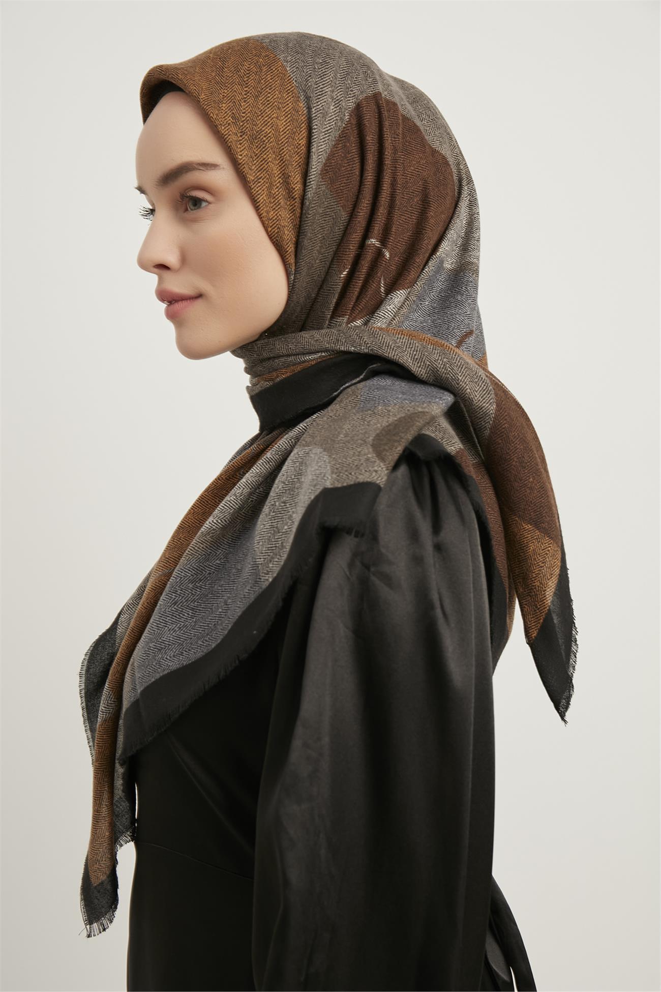 Karaca Yün Eşarp -  SİYAH/KAHVE