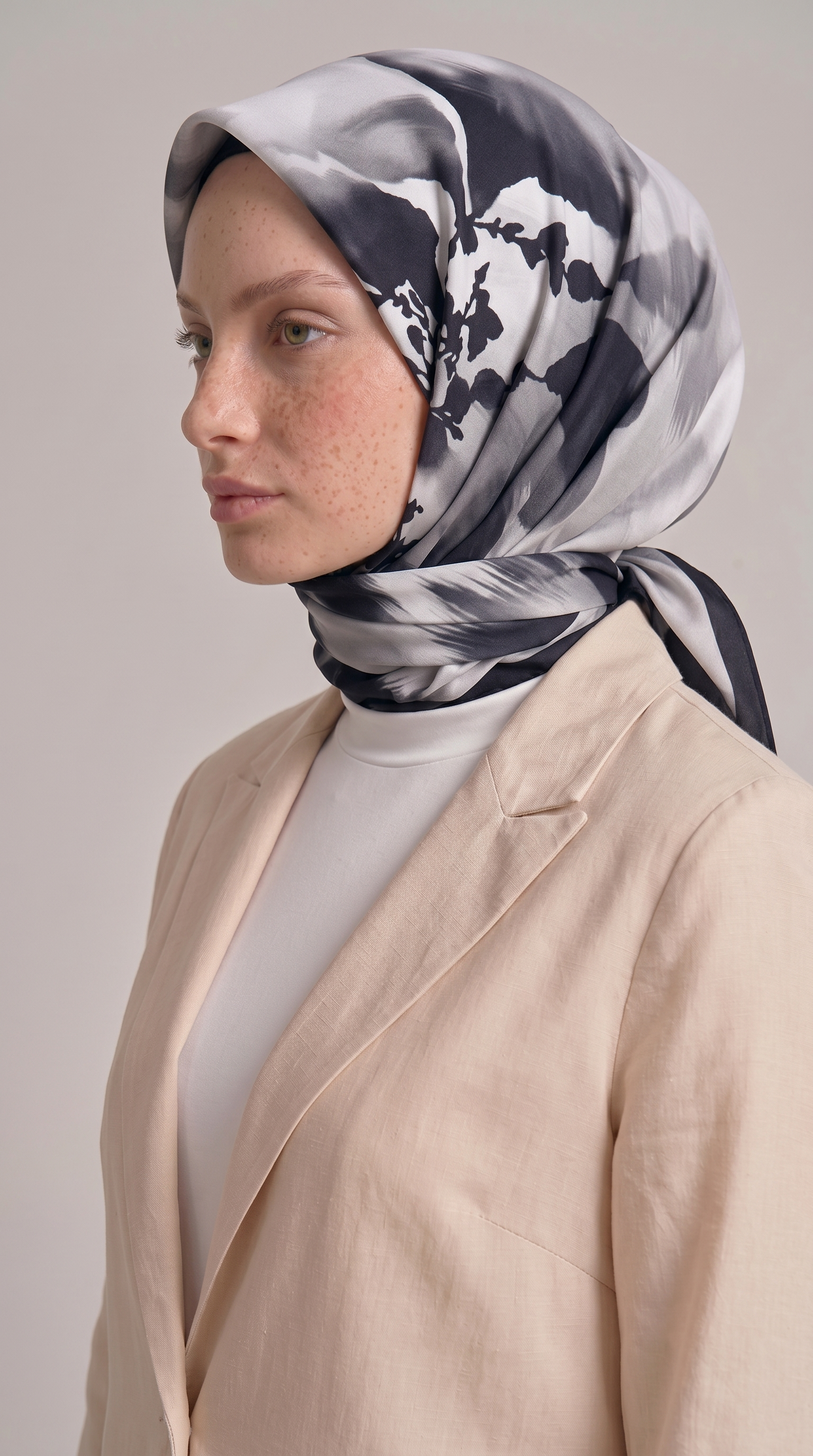 LAVİN DESENLİ RAYON EŞARP - GRİ / SİYAH