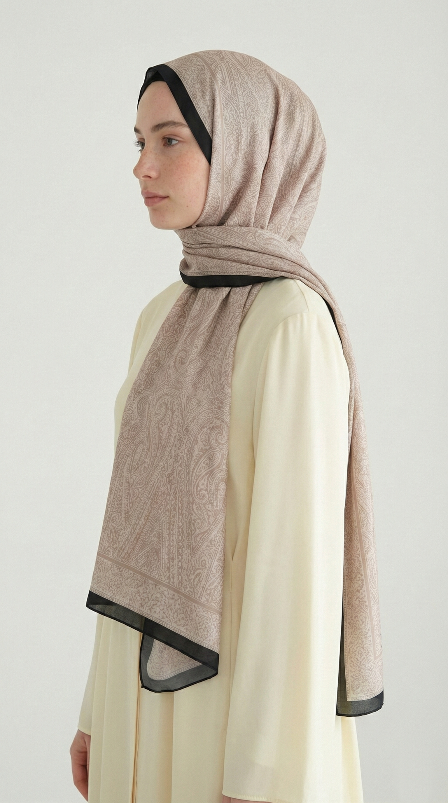 Karaca EşarpHİNT İPEĞİ ELEGANT DESENLİ VUAL İPEK ŞAL -KREM