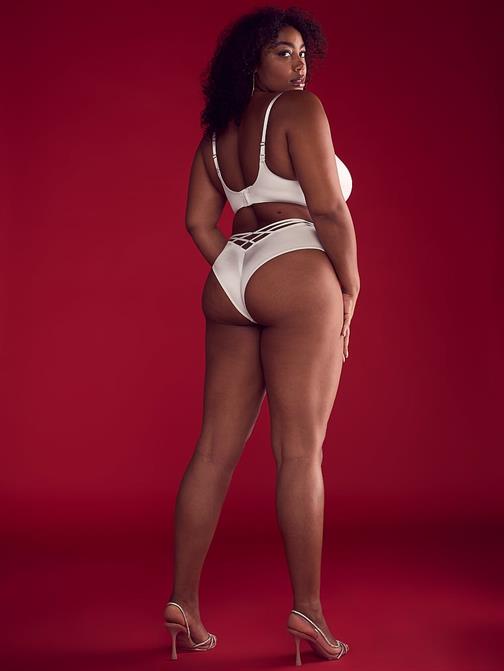 Arkası Askılı Derin Bacak Kesim Cheeky Külot