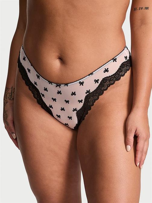 Tease Dantelli Derin Bacak Kesim Tanga