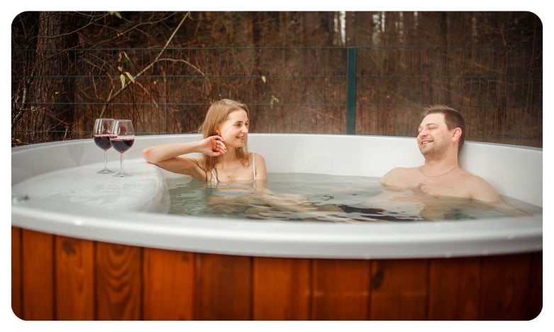 doğal odun sobalı spa havuzu