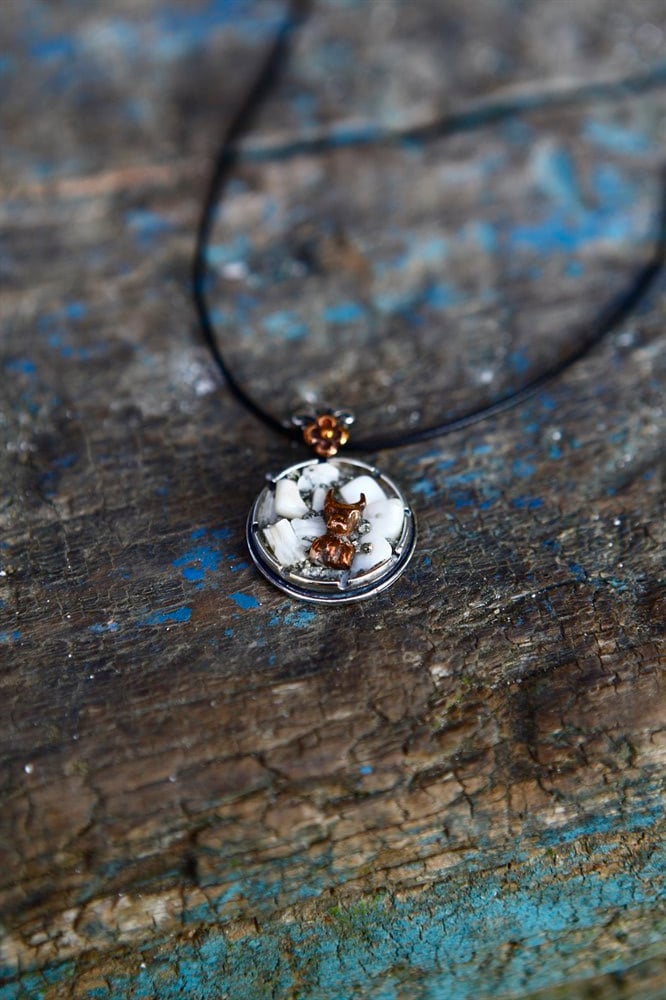 SEDEFLİ ARI GEYİK BOĞA KOLYE