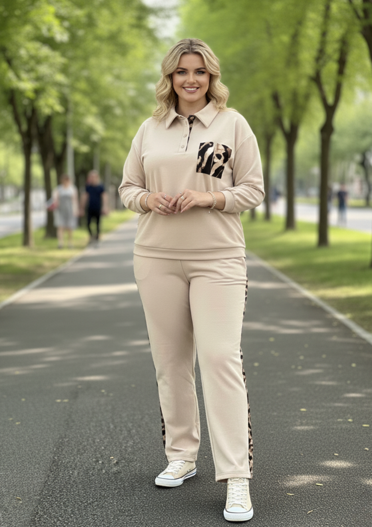 Büyük Beden Bej Renkli Likralı Polo Yaka Eşofman Takım