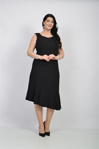 Büyük Beden Siyah Renkli Eteği Volanlı Krep Elbise