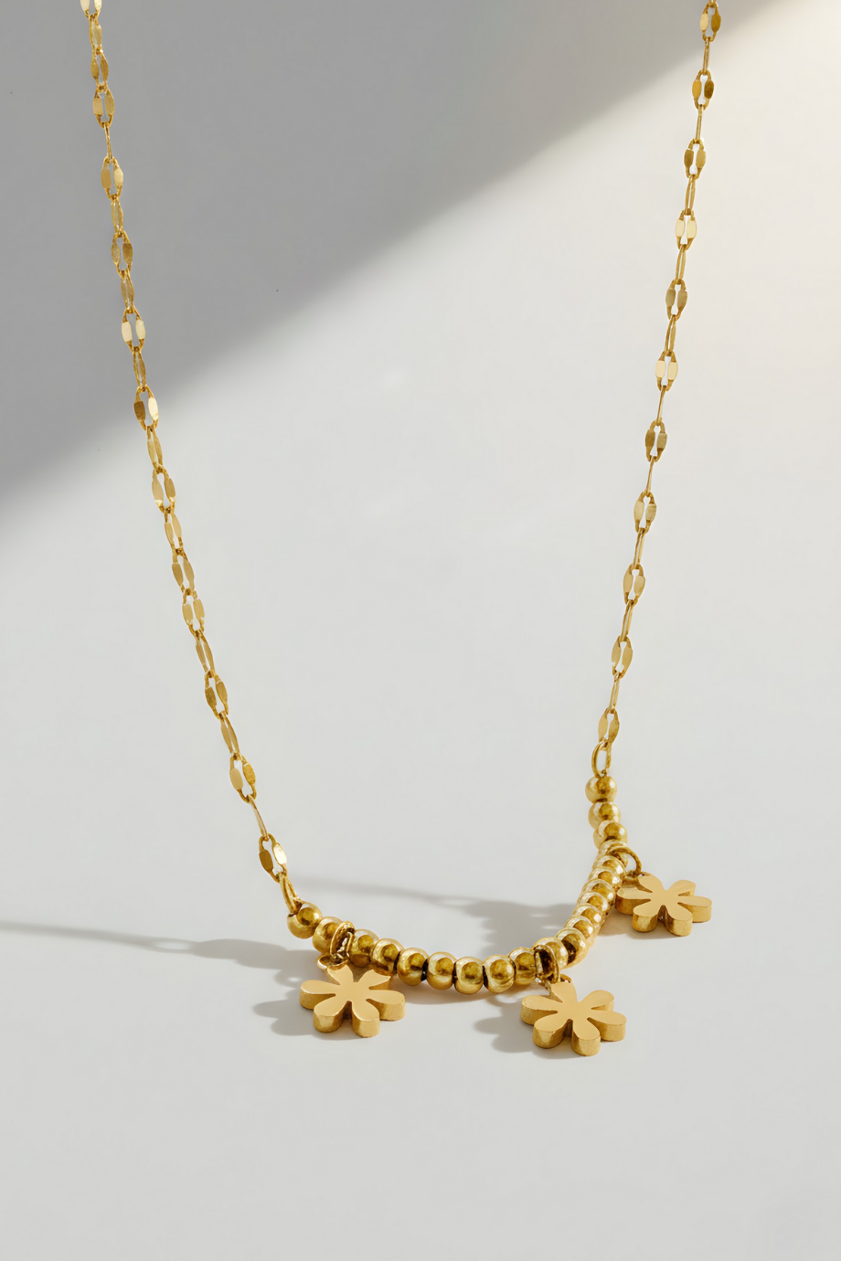 Kadın Hediye Çiçekli Altın Kolye