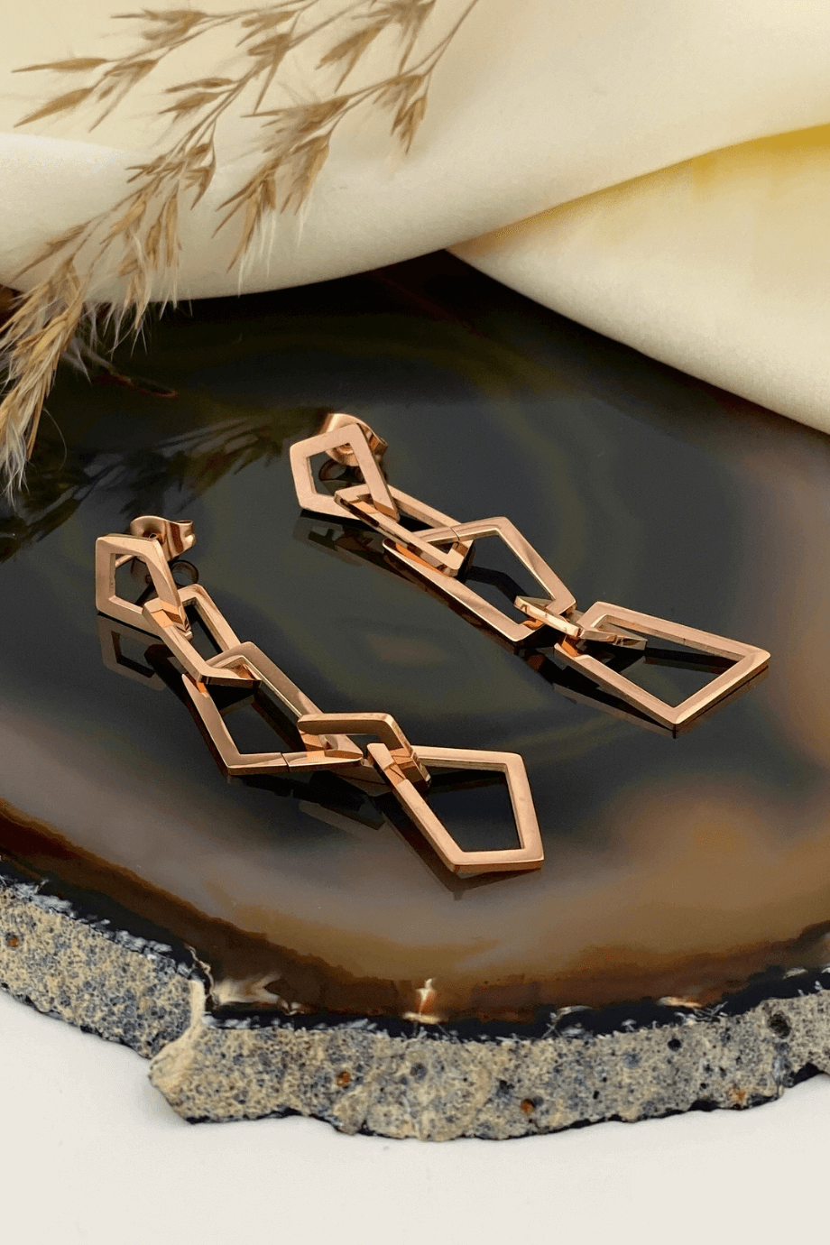 Sallantılı Asimetrik Küpe Bronz