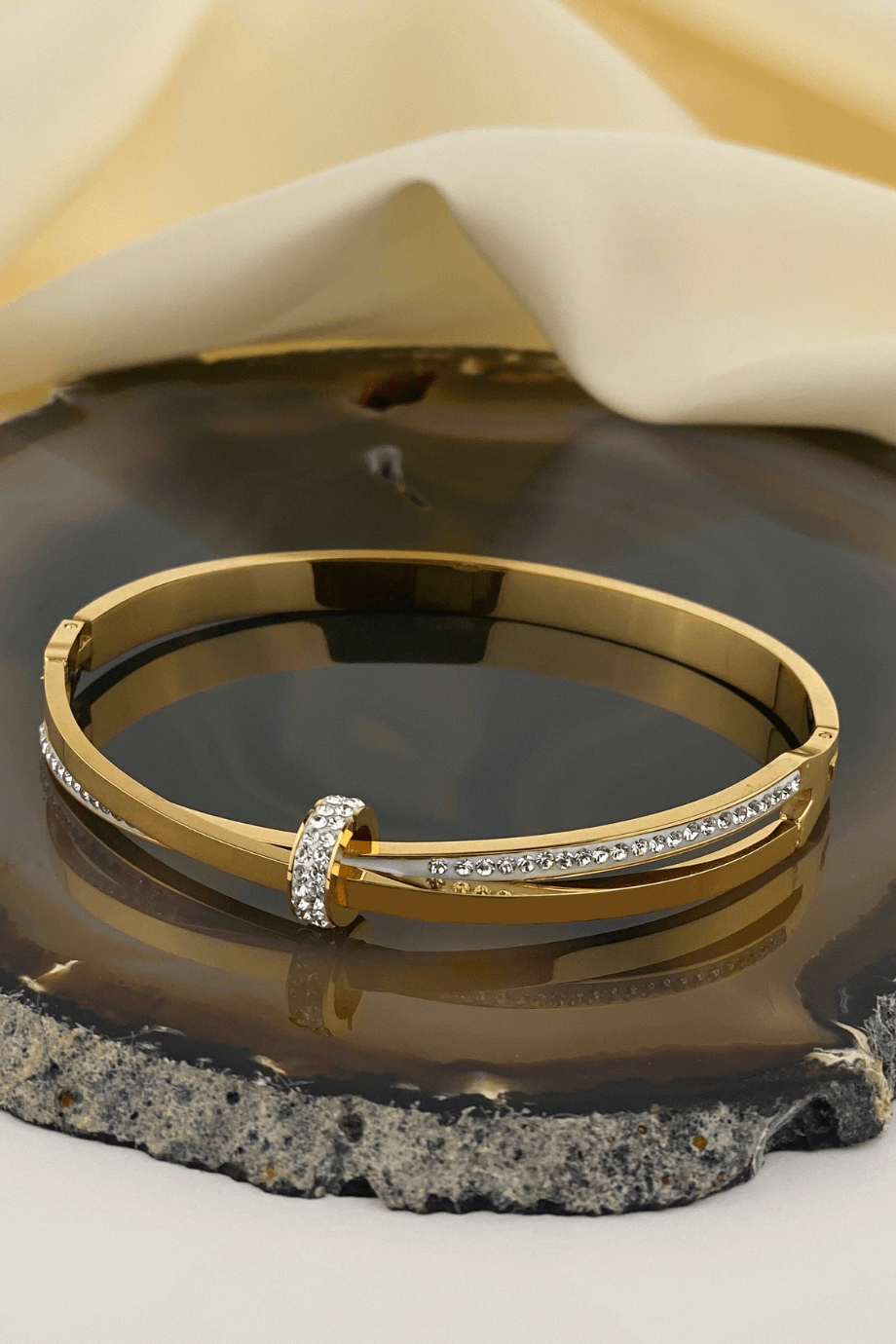 Taşlı Tasarım Gold Kelepçe Bileklik