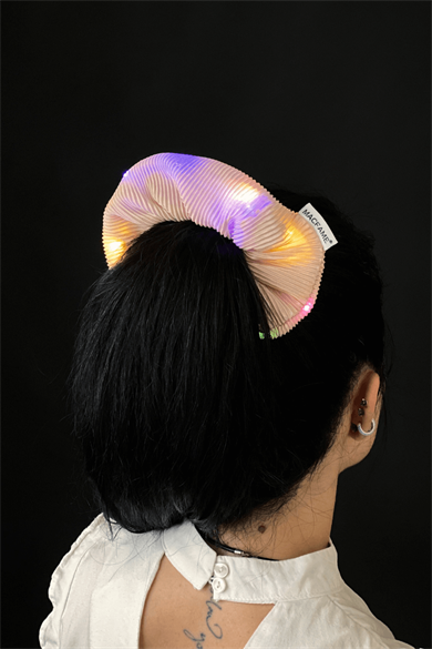 Işıklı Piliseli Lastik Toka Bej