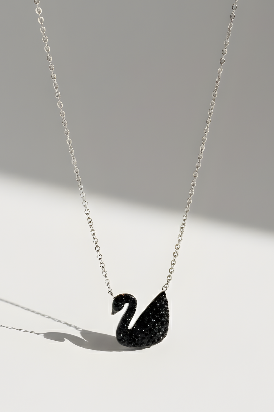 Siyah Taşlı Kuğu Kolye Gümüş