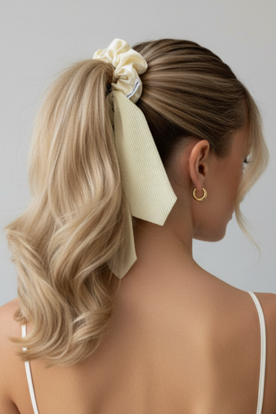 Beyaz Saten Scrunchie Toka Modelleri