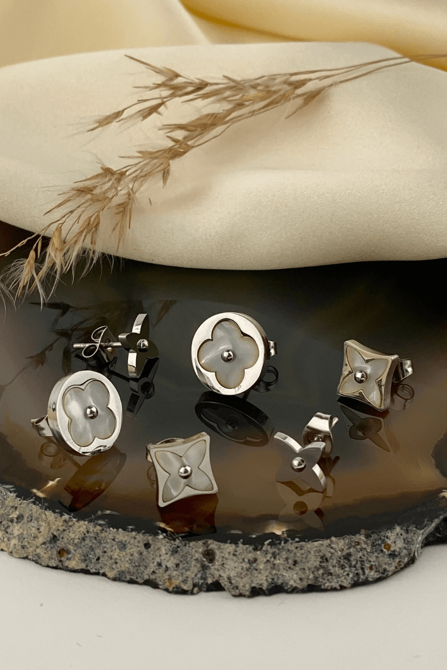 Sedef Taşlı Yonca Küpe Seti Gümüş