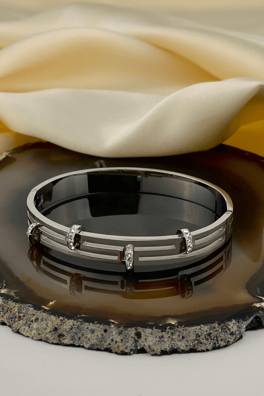Taşlı Modern Stil Kelepçe Bileklik Gümüş