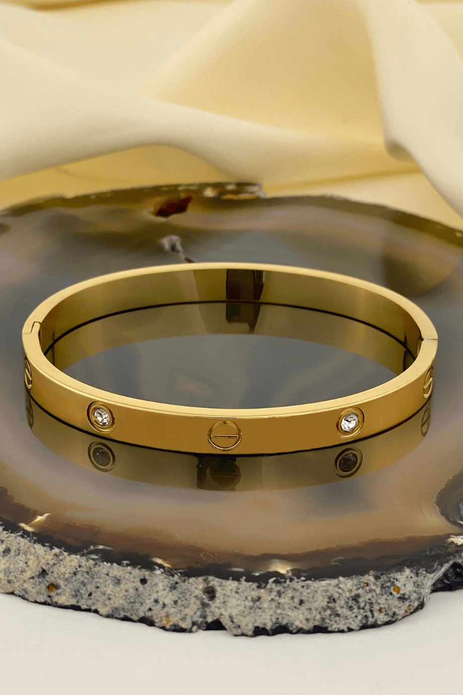 Taşlı Vida Detay Kelepçe Gold Bileklik