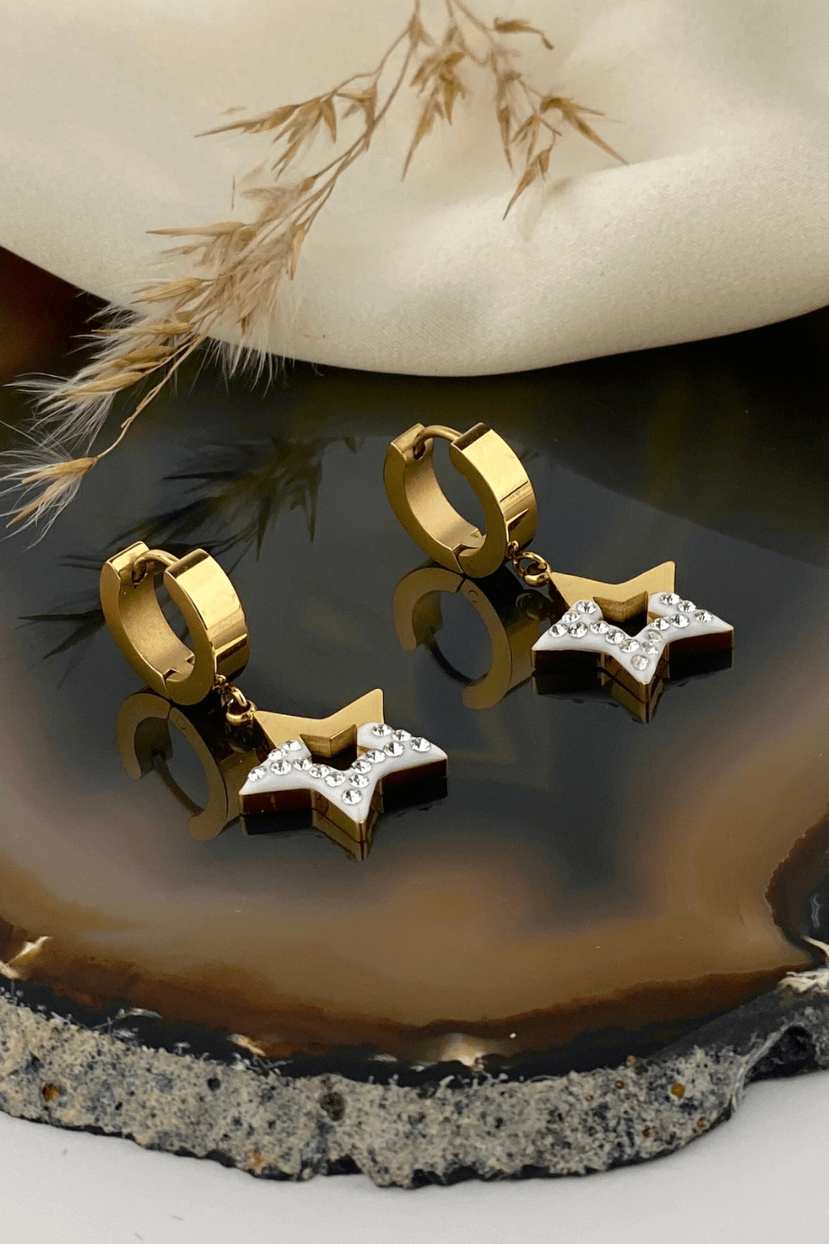 Taşlı Yıldız Çelik Halka Küpe Altın