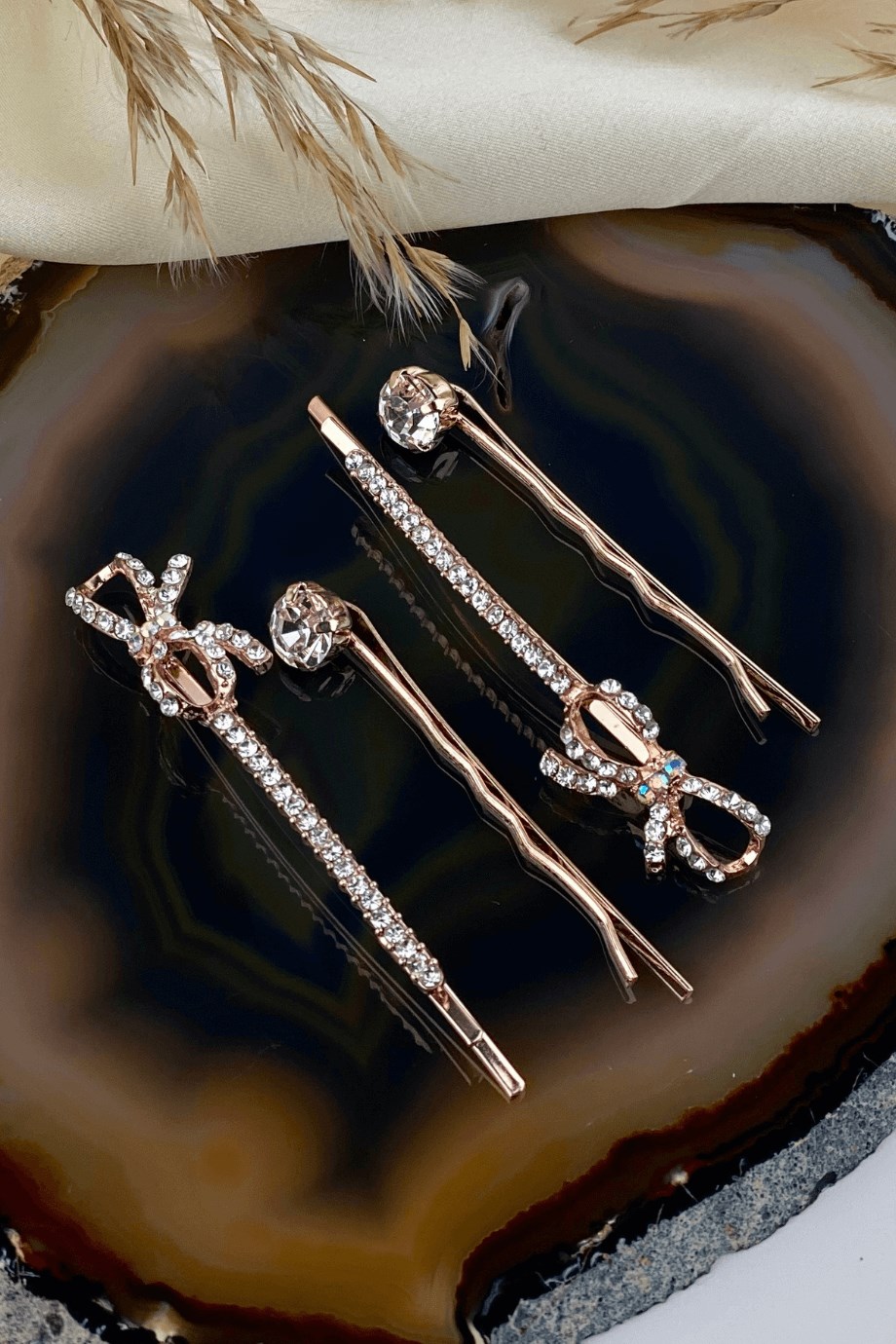 Kurdela Detaylı Taşlı Dörtlü Tel Toka Seti Rose