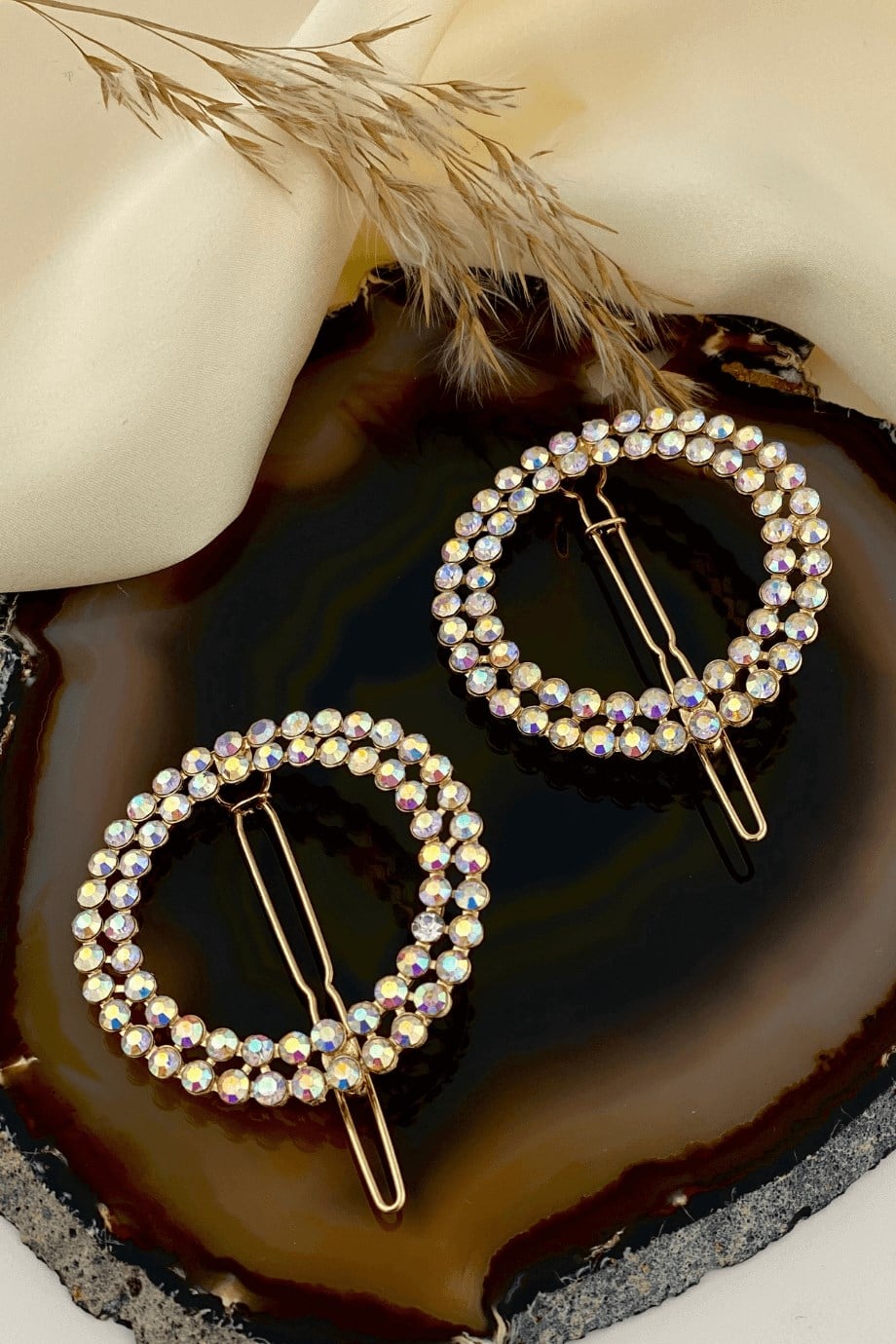 Yuvarlak Detaylı Taşlı Yan Toka Seti Gold