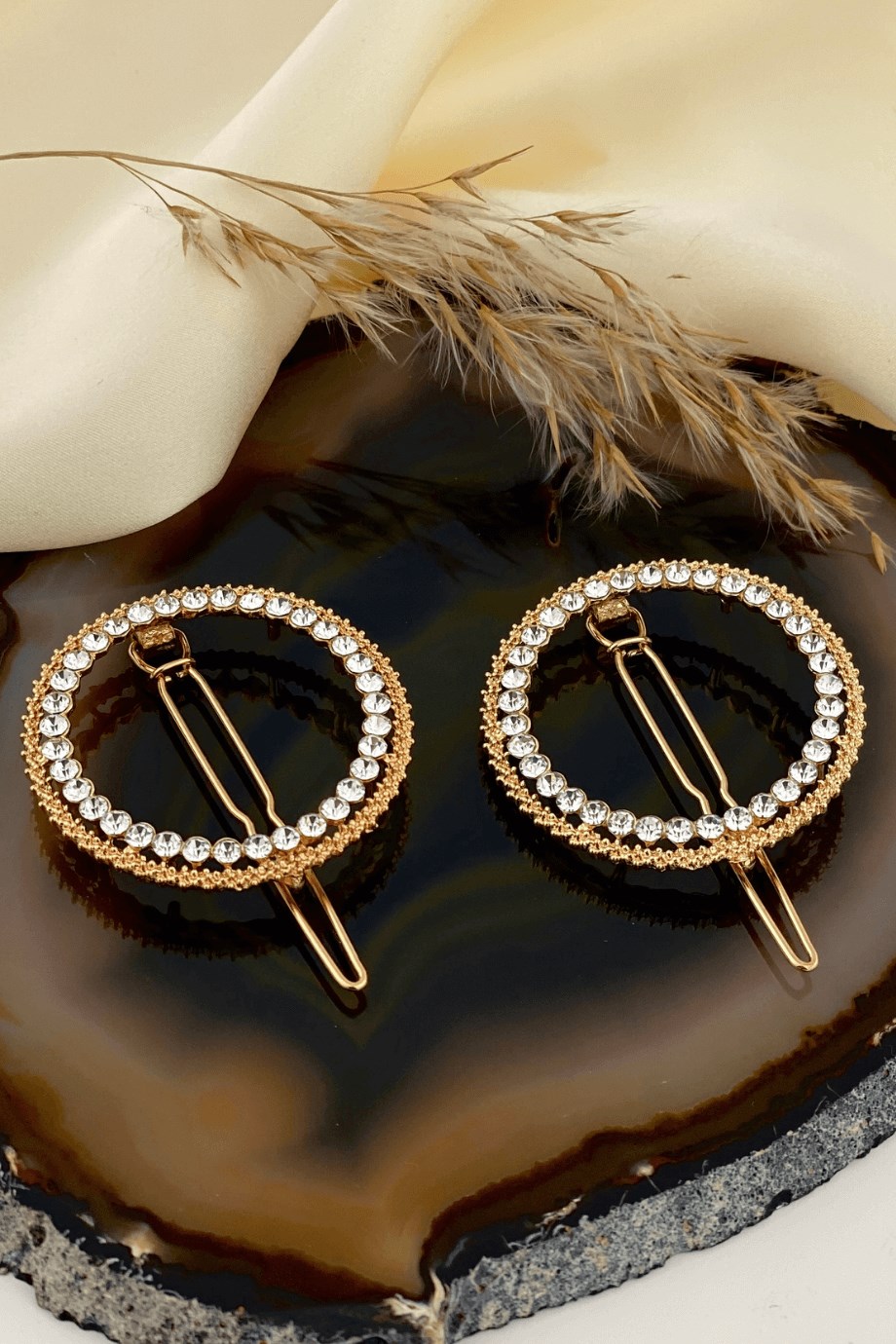 Yuvarlak Detaylı Taşlı İkili Yan Toka Seti Dore