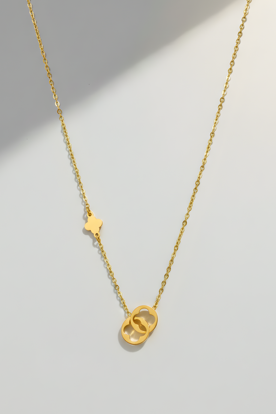 Clover Necklace Gold